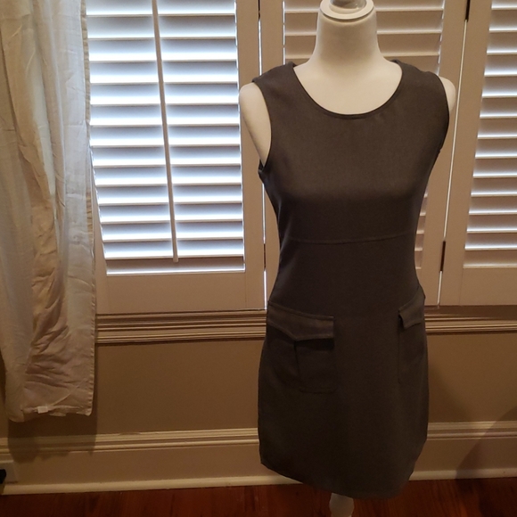 Dress - Picture 1 of 4
